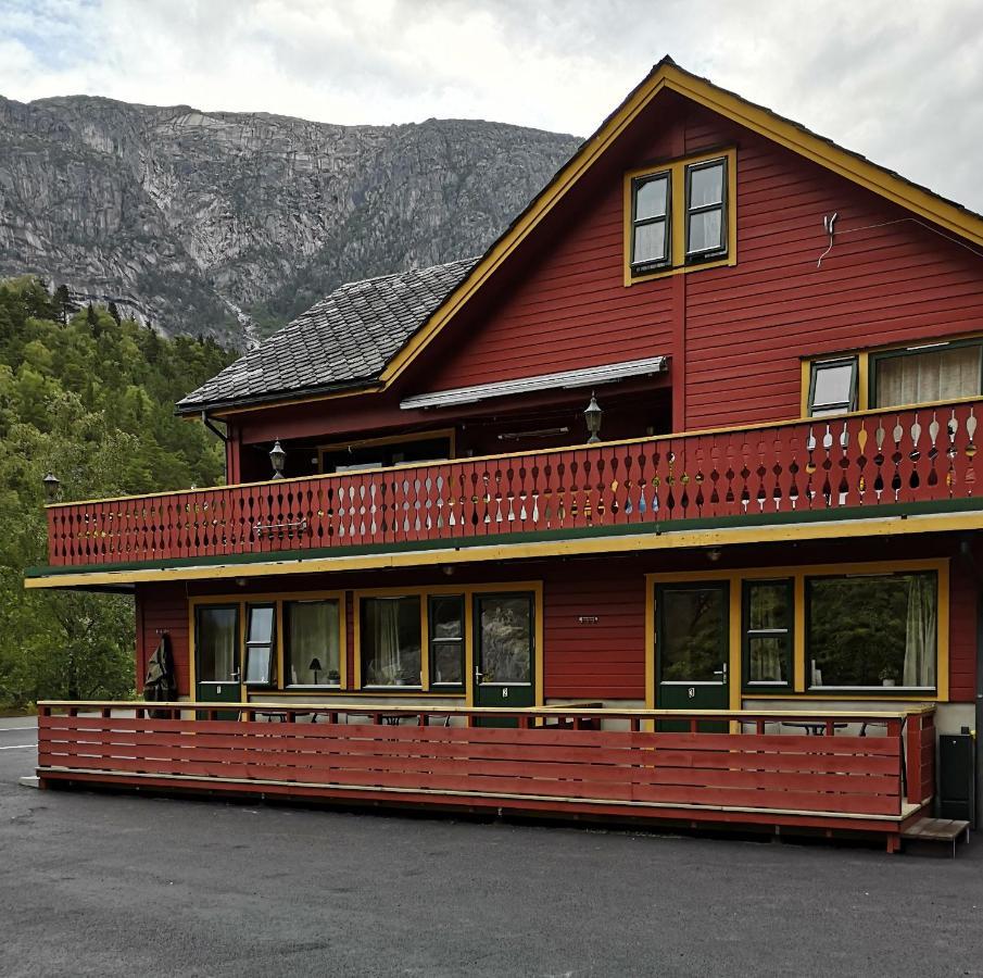 Kvamsdal Pensjonat 3 Eidfjord Exteriör bild
